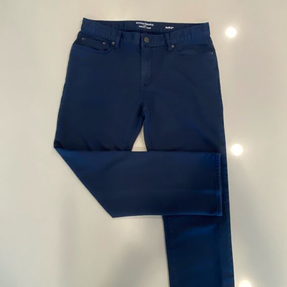 Banana Republic Men's Slim Fit Traveler Pant - 34x30 - Picture 2 of 10